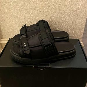 Seichi Yoroi sandals